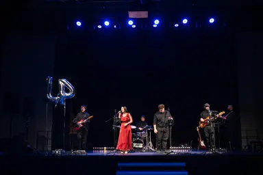 Maturitní ples s kapelou Fousy